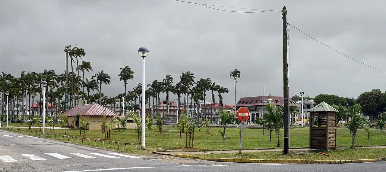 La place des Palmistes à Cayenne, photographiée en 2013